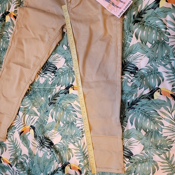 Crop Tan Size 3 - Picture 7 of 11